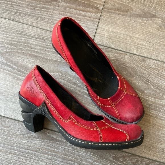 Eject Funky Heel Red Leather Pumps - Picture 13 of 14